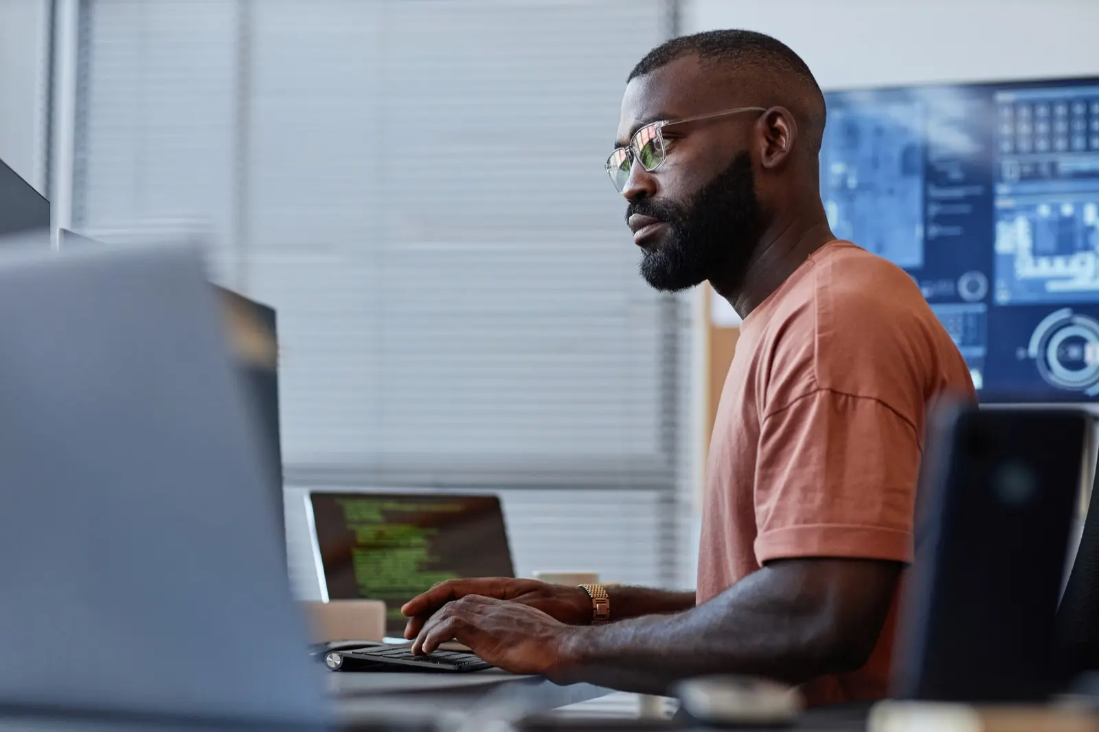 istock 1435220839 software data workflow