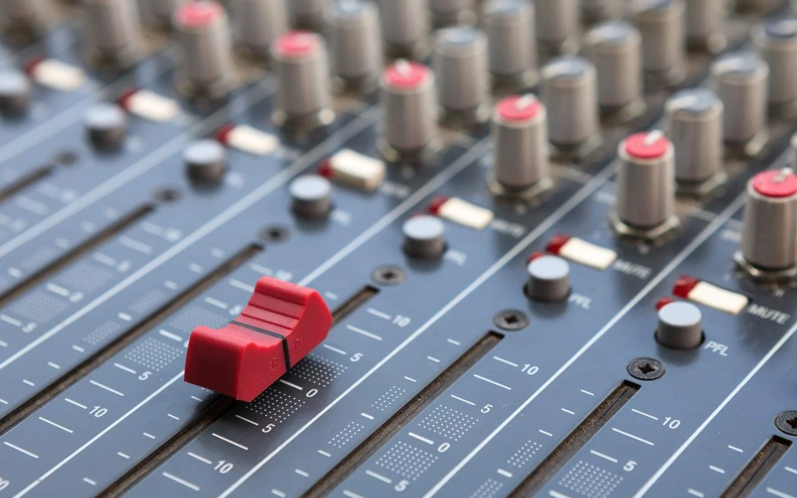 NVH and modal testing measurement controls for remote vibrometry workflows